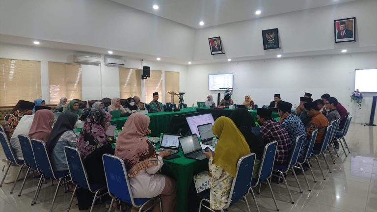 Rapat Senat Keuangan IIQ Jakarta Mengesahkan Penyusunan RKAT Tahun 2024
