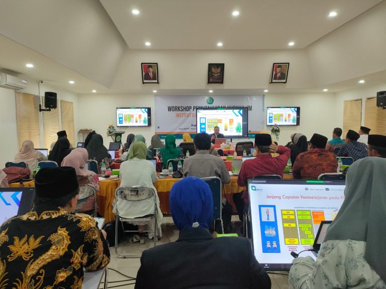 IIQ Jakarta Gelar Workshop Pemutakhiran Kurikulum Berbasis KKNI, OBE, dan MBKM
