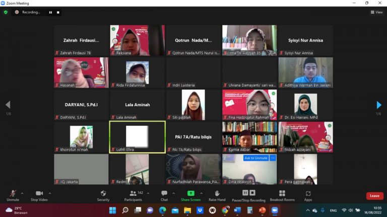 MAHASISWA FAKULTAS TARBIYAH  DILEPAS OLEH REKTOR  DALAM KEGIATAN PLP  II TAHUN AKADEMIK 2022/2023