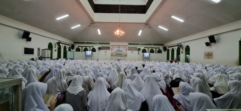 IIQ Jakarta Rayakan Maulid Nabi Muhammad saw 1444 H, Rektor; Teladani Sikap Rasul