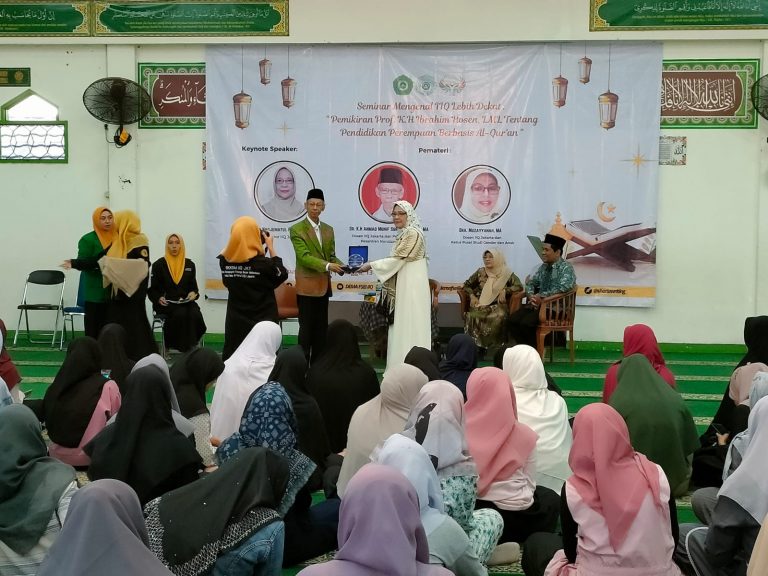 DEMA FSEI IIQ Jakarta Adakan Seminar Mengenal IIQ Lebih Dekat
