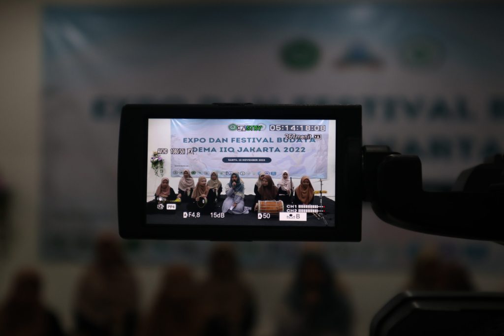 Dalam Upaya Merevitalisasi  Budaya, Mahasiswa Lintas Daerah Ramaikan Festival Budaya Di IIQ Jakarta