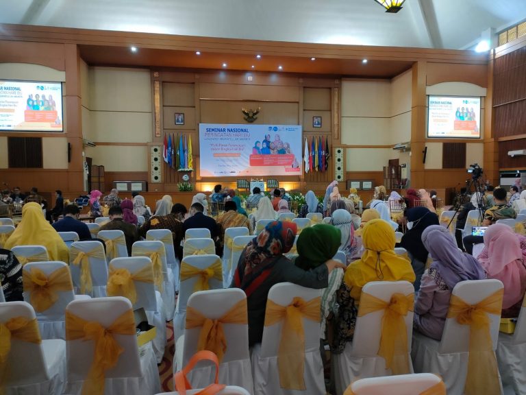 Rektor IIQ Jakarta Hadiri Seminar Nasional Peringatan Hari Ibu di UIN Jakarta