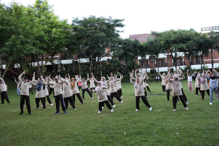 IIQ Jakarta Selenggarakan Kegiatan Family Gathering