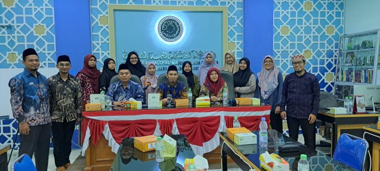 Kunjungan Mahasiswa S2 semester 1 Jurusan Hukum Ekonomi syariah (HES) Pascasarjana IIQ Jakarta ke kantor DSN MUI Jakarta pusat.