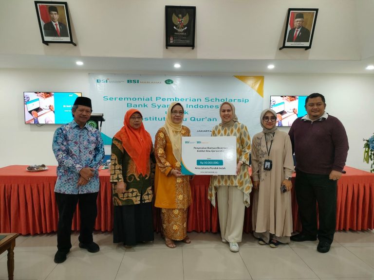 Bank Syariah Indonesia Berikan Beasiswa kepada Mahasiswa IIQ Jakarta