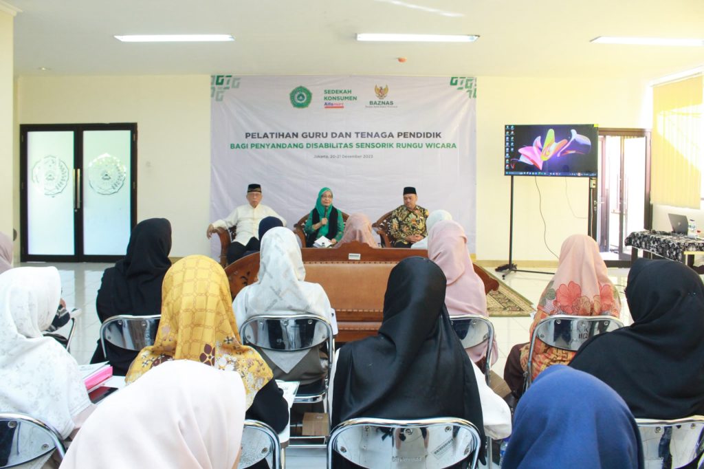 IIQ Jakarta Mengadakan Training of Trainer (TOT) Pelatihan Mushaf Al-Quran Isyarat Bagi Pendamping Disabilitas