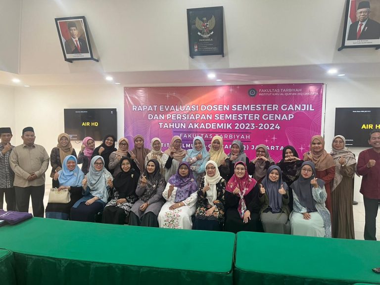 FAKULTAS TARBIYAH MELAKSANAKAN RAPAT EVALUASI DOSEN SEMESTER GANJIL DAN PERSIAPAN MENGAJAR  SEMESTER GENAP TAHUN AKADEMIK 2023/2024