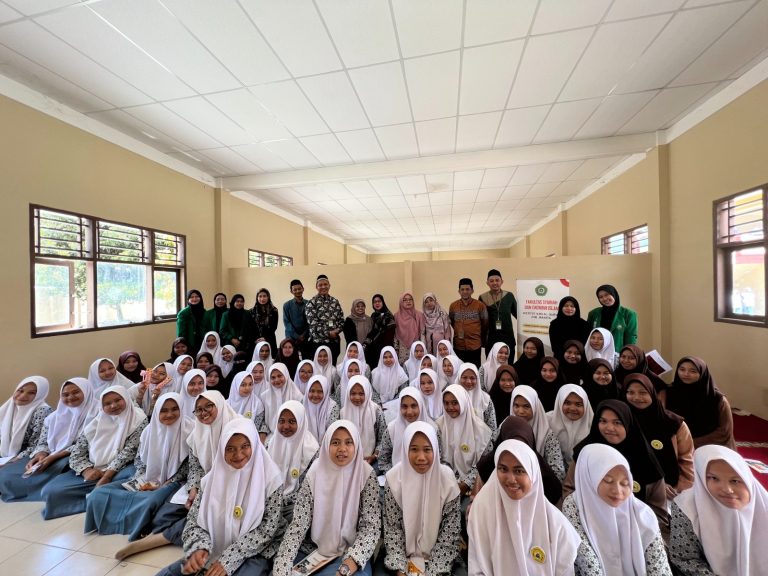Fakultas Syariah Ekonomi Islam IIQ Jakarta Silaturahmi dan Sosialisasi Kampus di Banten