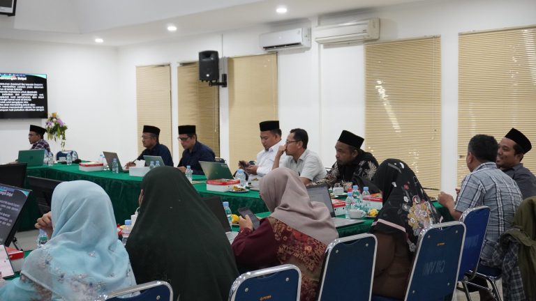 TINGKATKAN KUALITAS LULUSAN, FUD GELAR RAPAT PENYAMAAN PERSEPSI DOSEN PEMBIMBING SKRIPSI