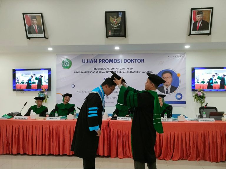 Rektor IIQ Jakarta Pimpin Sidang Ujian Promosi Doktor Ade Nurhayat