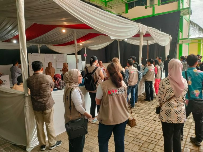 Pesantren IIQ jadi TPS Khusus, Dikunjungi Komisioner KPU, Walikota dan Tim Pemantau Asing