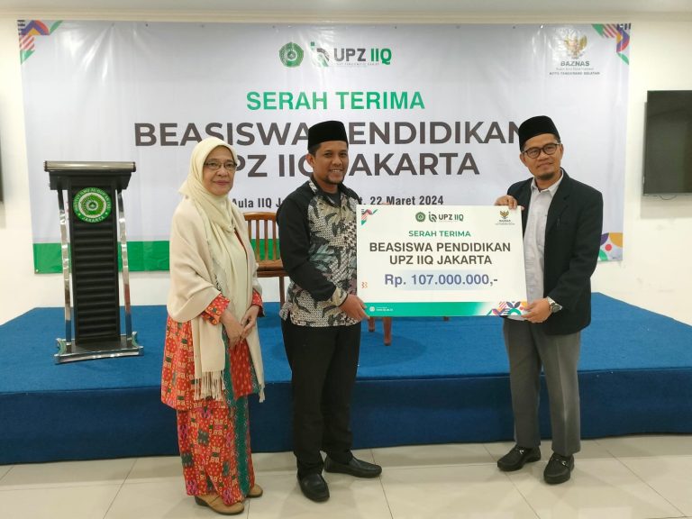 49 Mahasiswa IIQ Jakarta Terima Beasiswa UPZ Sebesar Rp 107 Juta