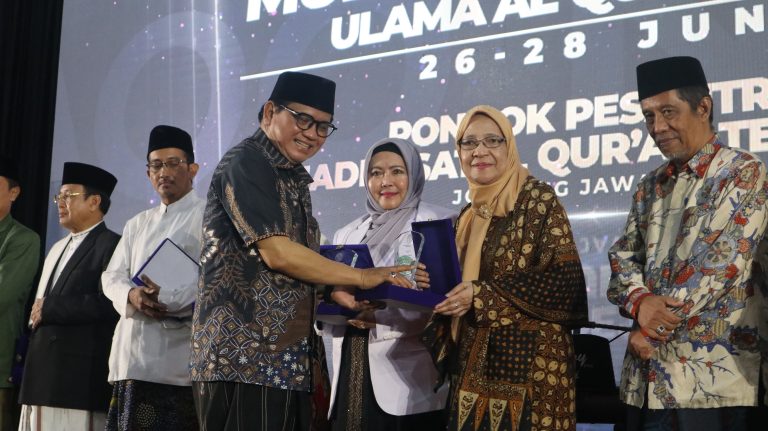 IIQ Jakarta Raih Penghargaan Bergengsi di Multaqo Nasional Ulama Qur’an JQH NU