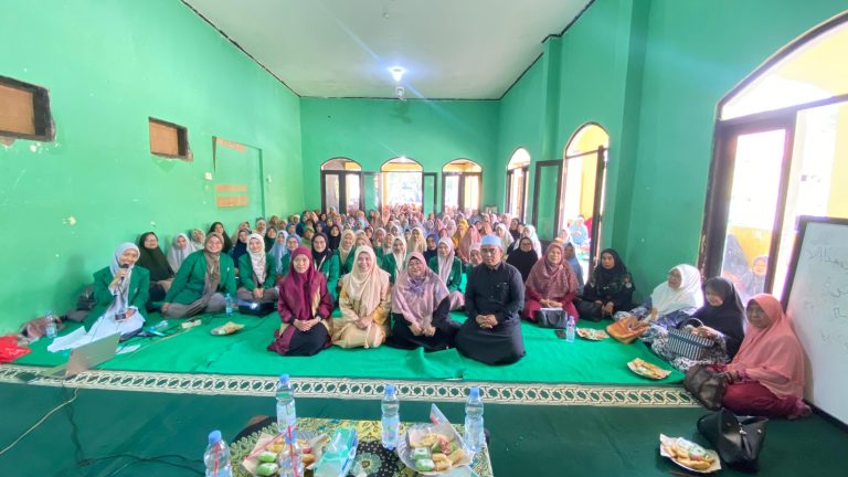 Mahasiswa Prodi PAI IIQ Jakarta Menjadi Narasumber Seminar Nasional Keagamaan Bersama Dosen Fakultas Tarbiyah di Kampung Dayeuh Desa Sukanegara