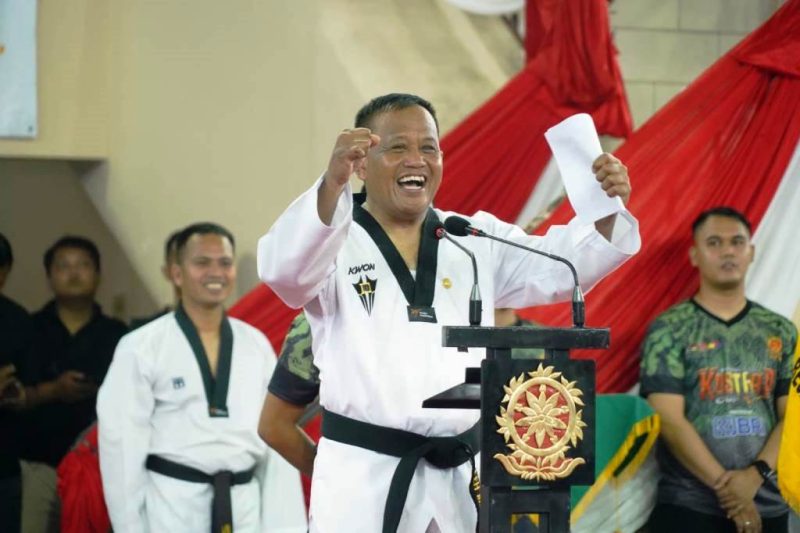 UKM-LSBM divisi Taekwondo berpartisipasi dalam Kejuaraan Nasional Taekwondo Panglima KOSTRAD CUP 2024.