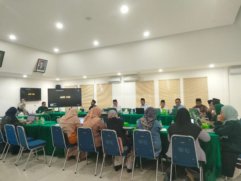 IIQ Jakarta Gelar Rapat Pimpinan, Tindak Lanjut Rapat Evaluasi dan Rencana Strategis Tahun 2025
