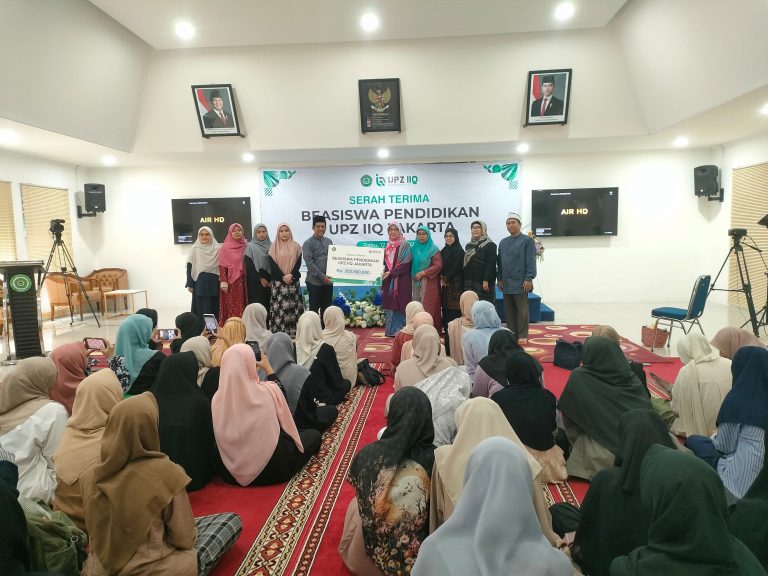 Penyerahan Dana Beasiswa UPZ IIQ Jakarta 2025: Dukungan bagi Mahasiswa Berprestasi