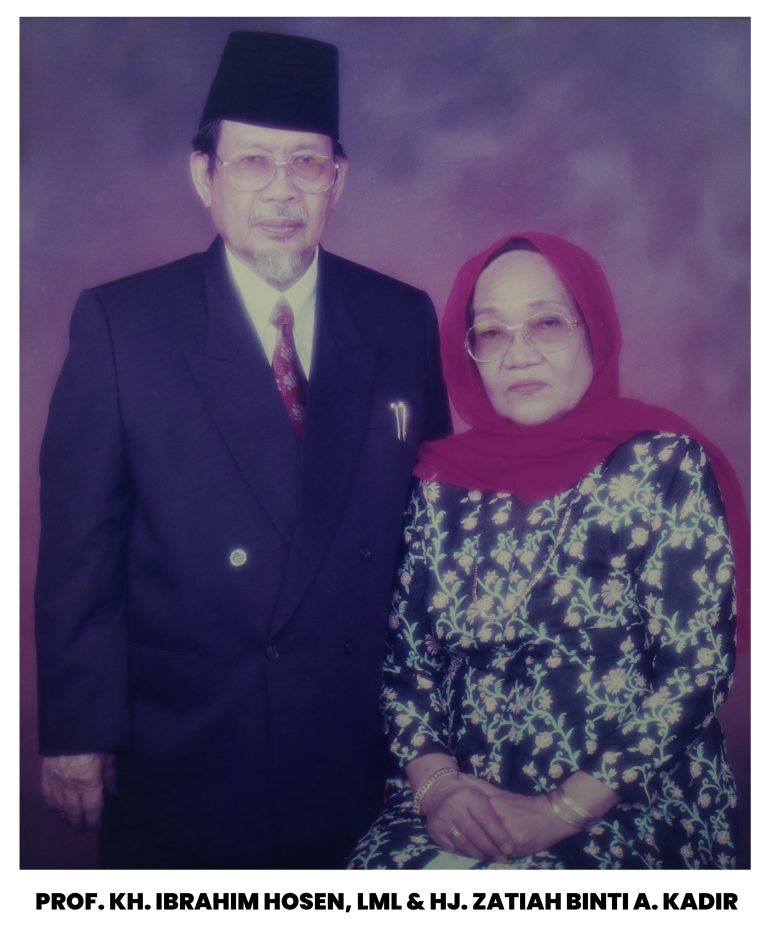 Prof KH Ibrahim Hosen dan Ibu Hj. Zatiah Kadir