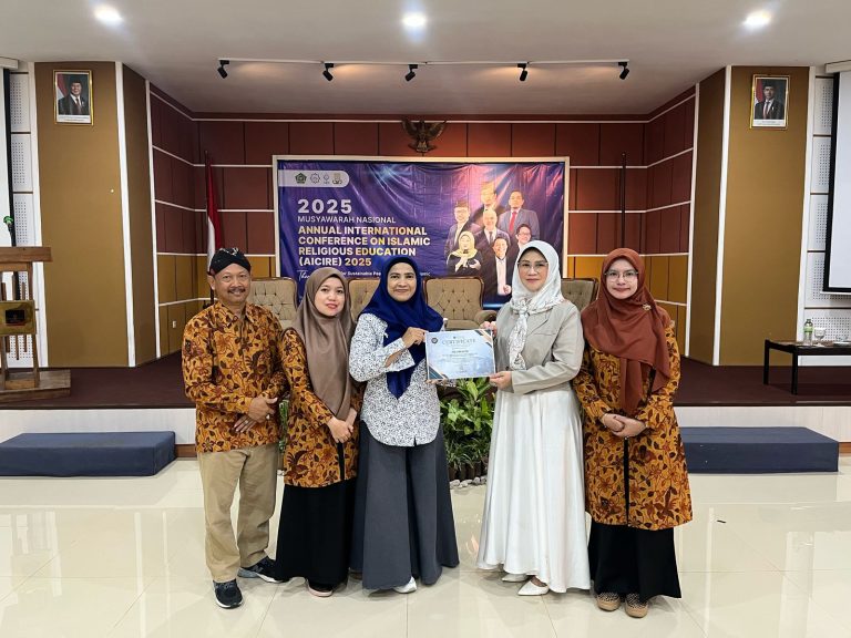 Prodi PAI IIQ Jakarta Raih Penghargaan ”Islamic Religious Education Studies Program With The Best Student Creativity Program”