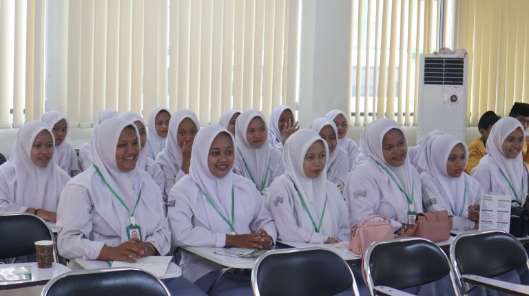 Warek III IIQ Jakarta Ibu Dr. Muthmainnah, MA Sambut Hangat Kunjungan Akademik MA As-Salam Kuantan Singingi