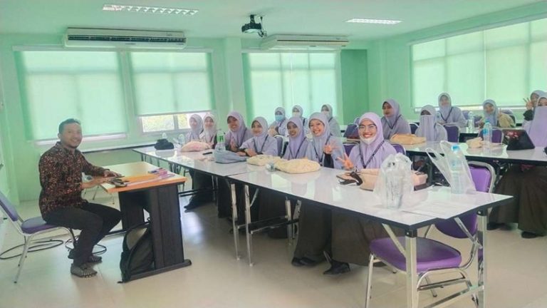 Visiting Lecturer Internasional Fakultas Tarbiyah IIQ Jakarta dengan Fatoni University Pattani Thailand