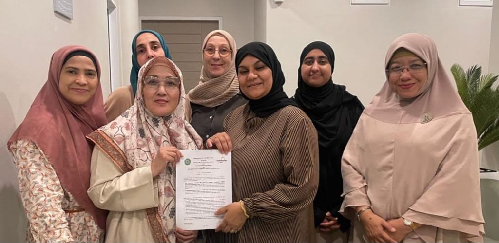 Dekan  Fakultas Tarbiyah IIQ Jakarta Teken Penandatanganan MOA dengan Azhar Academy Girls School London, UK