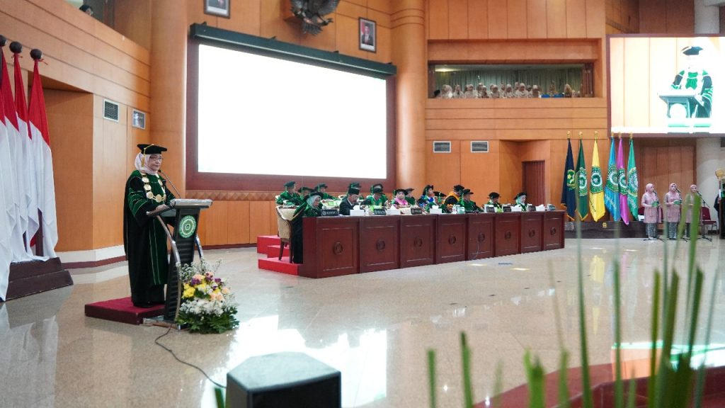 IIQ Jakarta Wisuda 493 Lulusan, Kukuhkan Komitmen Global Berbasis Al-Qur’an