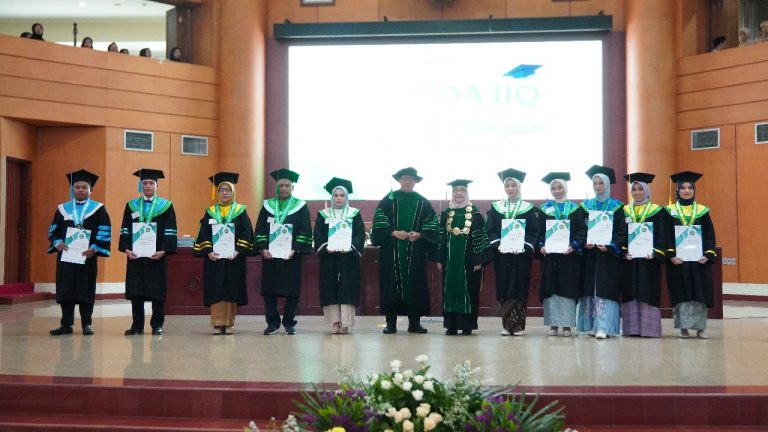 Wisudawan Terbaik IIQ Jakarta: Ridho Orang Tua, Doa Guru, dan Kerja Keras Adalah Kunci Keberhasilan