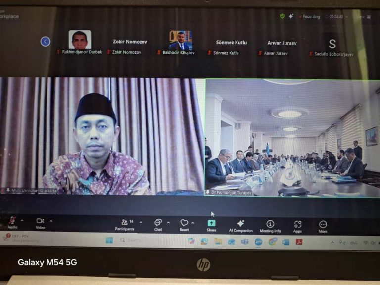 Dekan FUD IIQ Jakarta Jadi Pembicara di Konferensi Internasional IIAU Uzbekistan