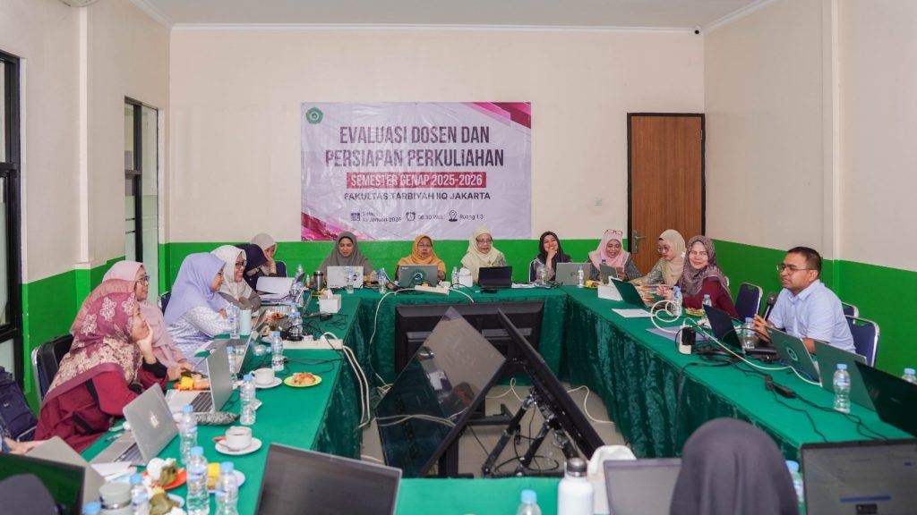 Rektor IIQ Jakarta Tekankan Penguatan Mutu Akademik dalam Rapat Evaluasi Tri Dharma Dosen Fakultas Tarbiyah