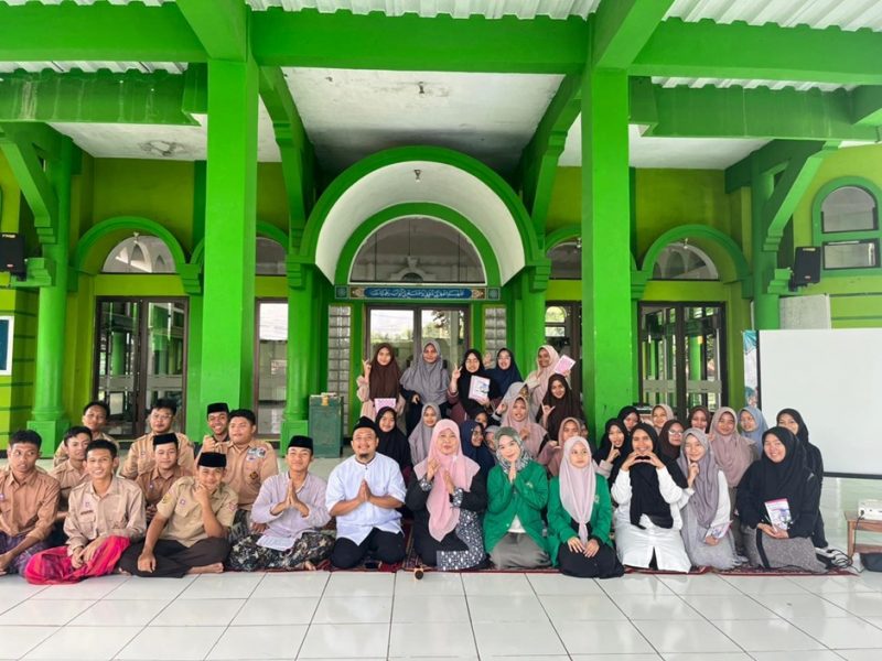 Santri Al-Muhajirin 3 Purwakarta Ditempa Jadi Generasi Emas, PKM Dosen dan Mahasiswa Prodi PAI IIQ Jakarta Turunkan Program Transformasi Nilai Al-Qur’an ke Praktik Fikih Nyata