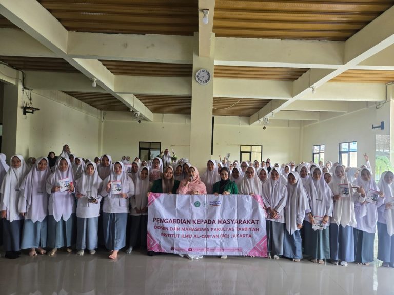 Dosen dan Mahasiswa Prodi PAI IIQ Jakarta Laksanakan PKM Edukasi Kesehatan Mental Berbasis Al-Qur’an di Purwakarta
