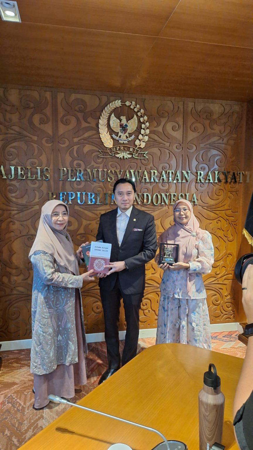 Forum Kebangsaan Iduladha di MPR RI, Kabiro Akademik dan Kemahasiswaan Serta Dosen IIQ Jakarta Hadiri Diskusi Persatuan Bangsa