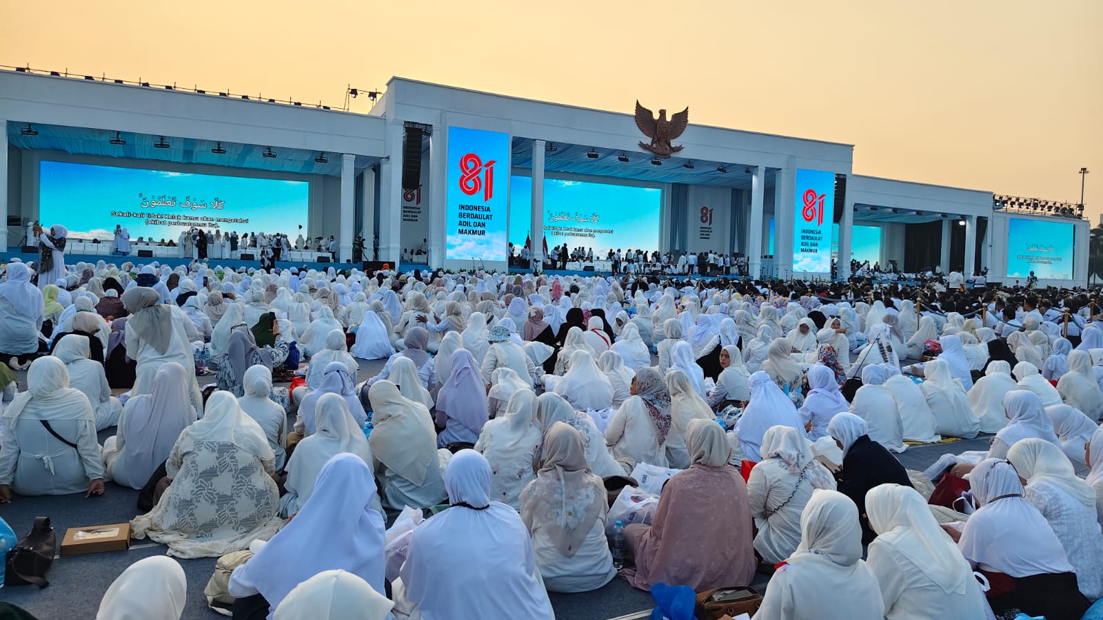 Lantunkan Doa untuk Bangsa, 100 Perwakilan IIQ Jakarta Hadiri Zikir Kebangsaan di Monas