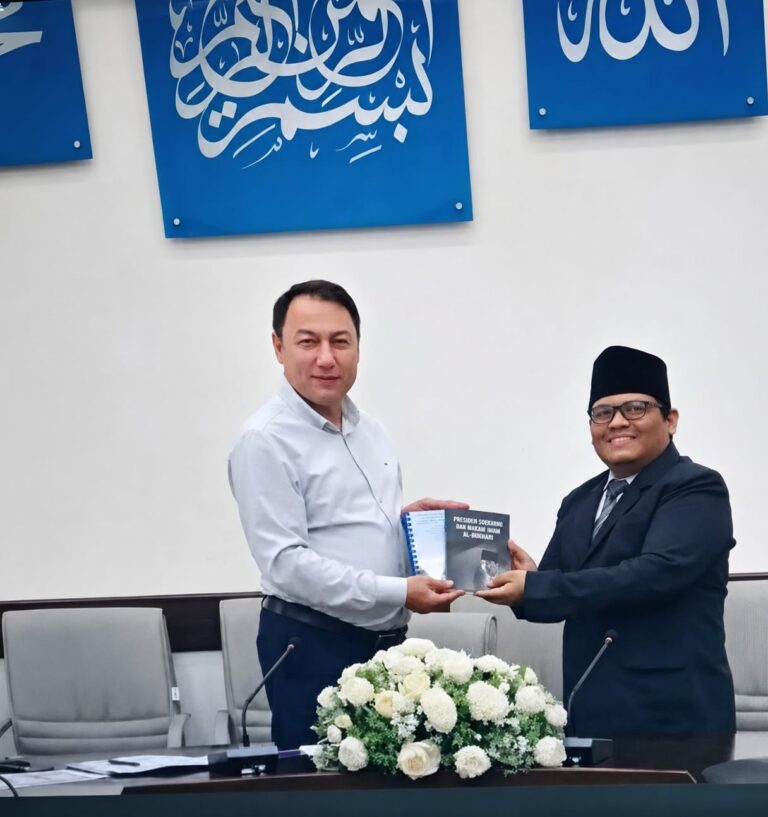 Dua Peneliti IIQ Jakarta Sukses Rampungkan Riset Fellowship di Uzbekistan
