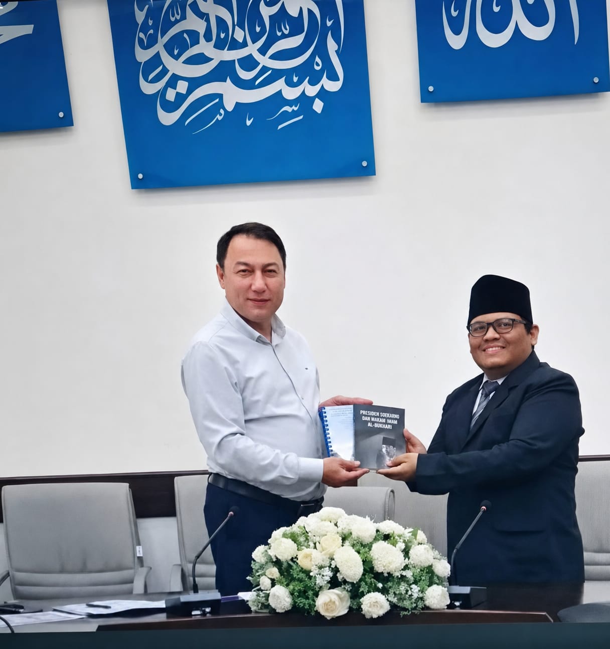 Dua Peneliti IIQ Jakarta Sukses Rampungkan Riset Fellowship di Uzbekistan