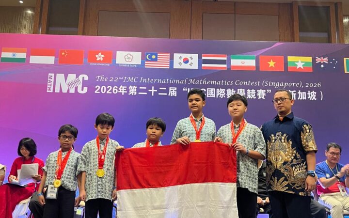 Membanggakan! Cucu Almarhumah Prof. Huzaemah T. Yanggo Raih Medali Emas Olimpiade Matematika Internasional di Singapura